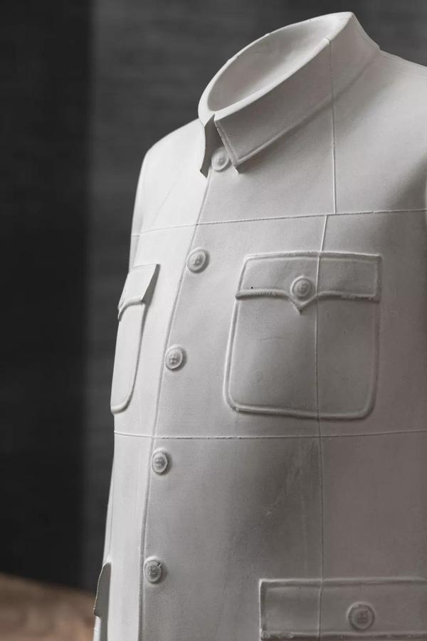 《中山装》限量艺术衍生品的诞生,也是白盒子之家与隋建国艺术基金会